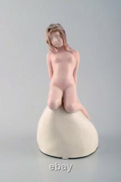 Vicken von Post for Rörstrand, Rare art deco figure in porcelain. Nude woman