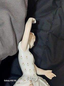 Vintage Bing & Grondahl Porcelain Figure Columbine # 2355 check Pics Has 1 Flaw