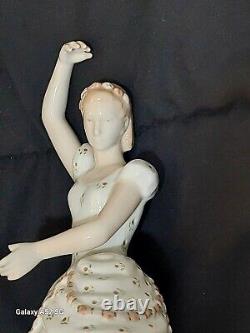 Vintage Bing & Grondahl Porcelain Figure Columbine # 2355 check Pics Has 1 Flaw