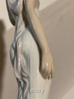 Vintage Casades Spanish Porcelain Art Deco Flapper Figurine