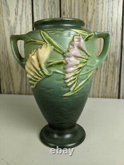 Vintage Roseville Pottery Freesia Green Double Handle Ceramic Vase 121-8
