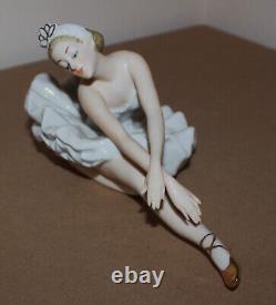 Vintage Wallendorf Porcelain Figurine Woman Ballerina Swan Dance Ballet 7.8long