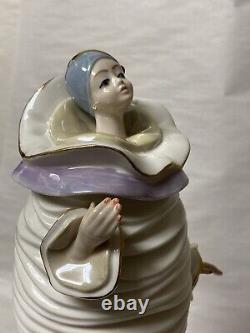 Vtg Art Deco Porcelain Girl Lady Woman In Oversized Dress Figure, Tengra Spain