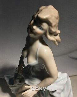 Wallendorf Art deco Dancing girl Porcelain figurine # 1923 Hand made AH259