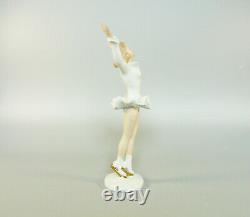 Wallendorf, Figure Ice Skating Girl 10, Handpainted Porcelain Figurine! (j060)