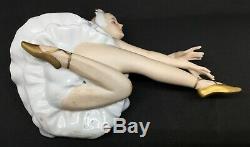 Wallendorf Germany Porcelain figurine Ballerina in white Swan lake AH488
